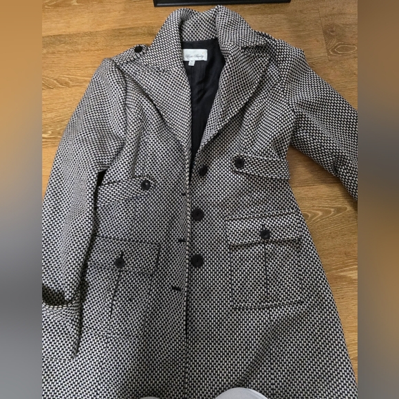 Trench Coat - Picture 3 of 10